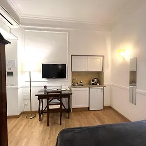 Pensión Interno, Roma